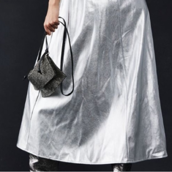 JULES KAE BOLD SHINY SILVER MIDI DRESS W/O-RING FRONT DETAIL AND SIDE CUTOUTS S - Picture 8 of 9